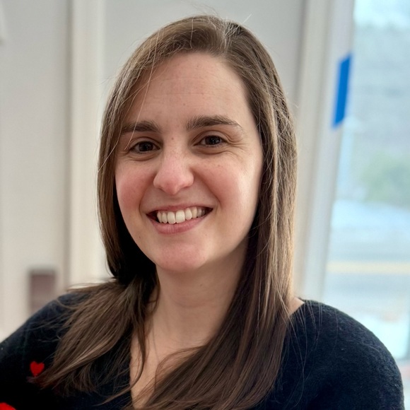 Meet your Posher, Danielle - Picture 1 of 1